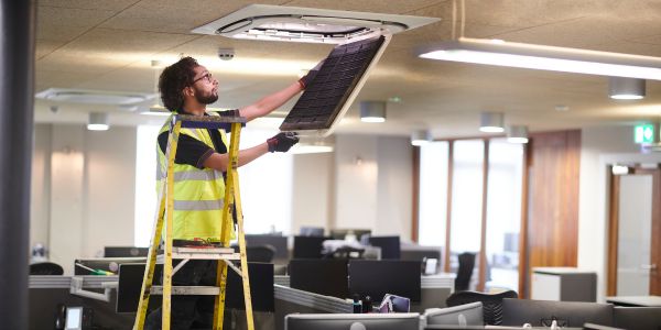 24/7 Emergency HVAC & Aircon repair service Braamfontein - certified HVAC technician repairing HVAC & Aircon systems